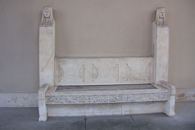 在此背景下 在此背景下